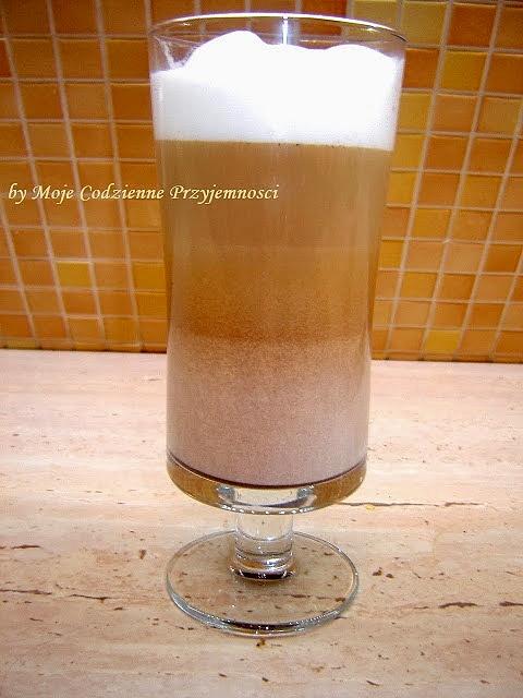 Latte macchiato - przepis na kawę z mleczną pianką