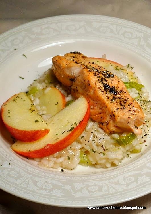Łosoś na jabłczanym risotto