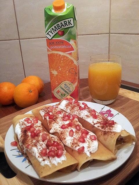 Naleśniki z granatem i brzoskwinią
