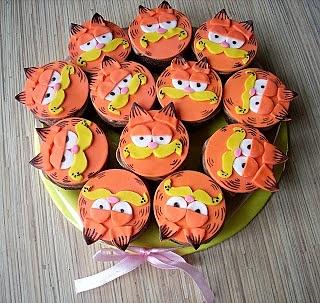 Cupcakes z garfieldem - urodzinowe muffinki inspirowane nigellą lawson