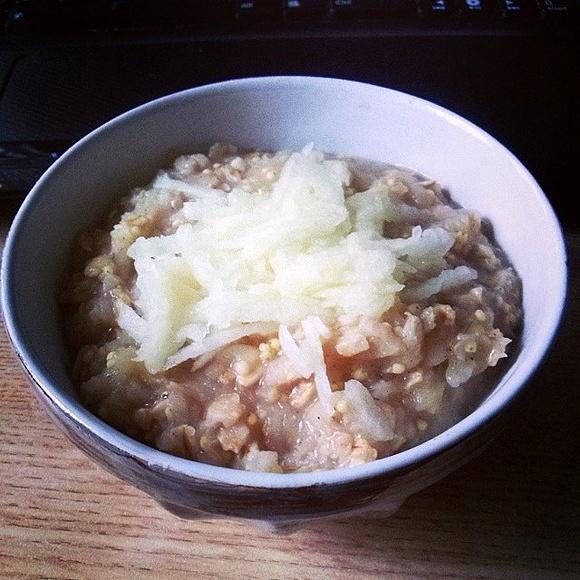 Szarlotkowa owsianka