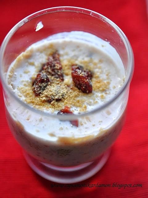 Jogurt z gruszką i żurawiną