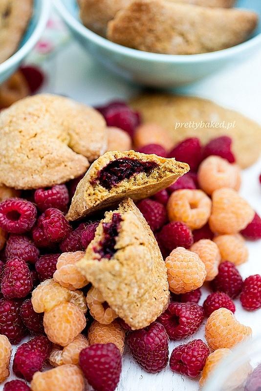 Pierożki pistacjowe z dżemem malinowo-różanym