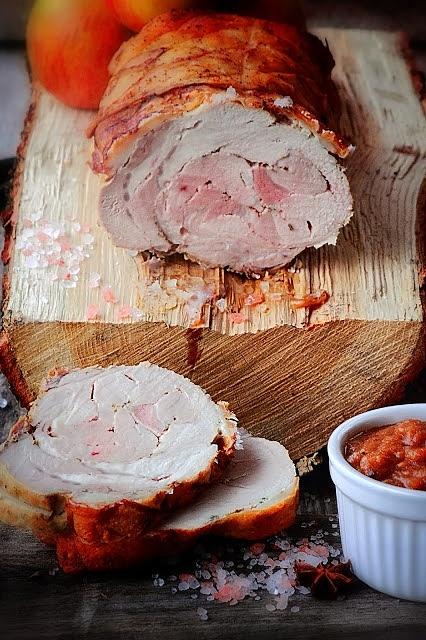 Schab pieczony z sosem jabłkowym