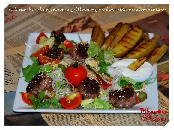 Sałatka hamburgerowa z grillowanymi ziemniakami