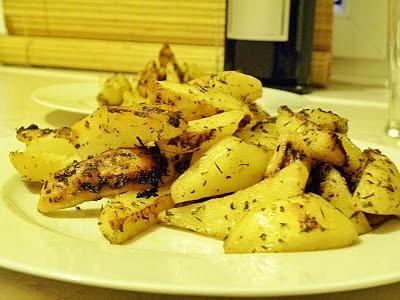 Pieczone ziemniaki z tymiankiem i lubczykiem