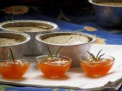 Pasztet z trawą cytrynową i chutneyem z mango