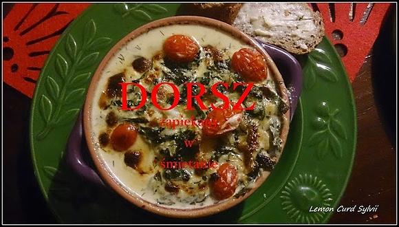Zapiekany dorsz w sosie śmietanowo-szpinakowym