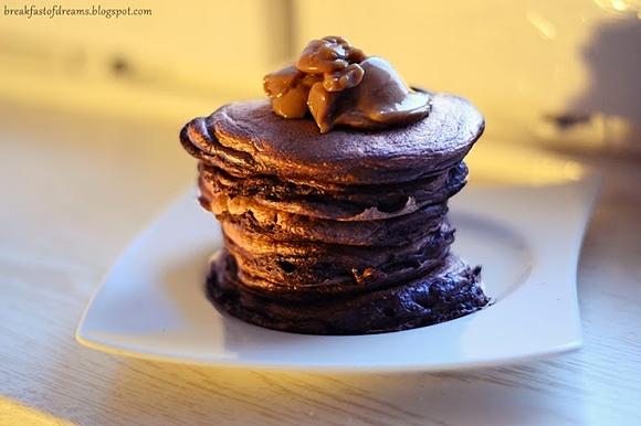 Kakaowe placki z dulce de leche i granatem