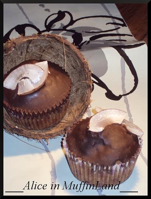 Babeczki z czekoladą i kokosem – przepis na 18 muffinek