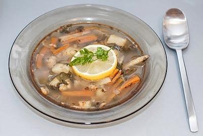Zupa rybna klarowna