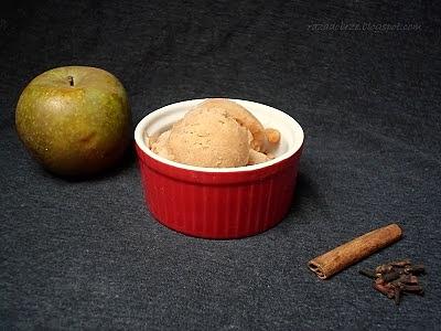 Grudniowy sorbet jabłkowy z cynamonem