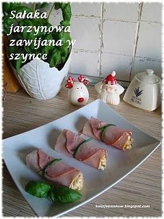 Sałatka jarzynowa zawijana w szynce