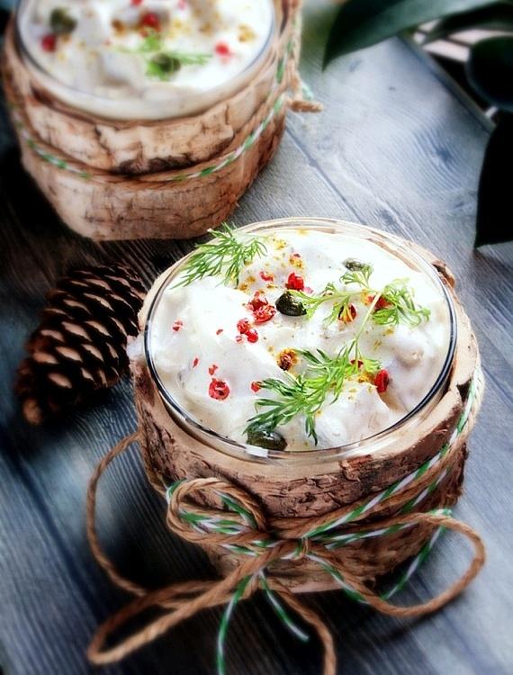 Śledzie w curry z jabłkami