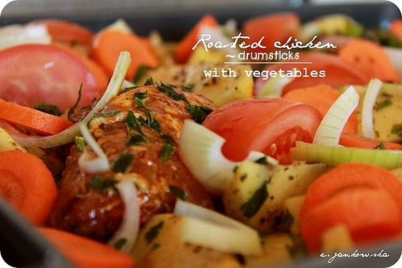 Kurze udka pieczone z ziemniakami i warzywami
