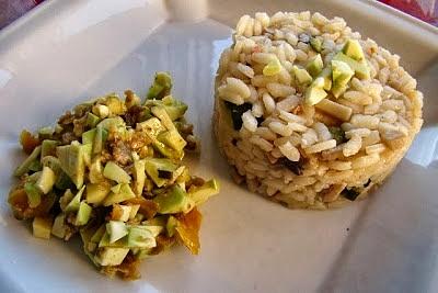 Risotto z borowikami i salsą z pieczonych warzyw oraz awokado