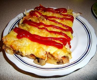 Zapiekanka jak pizza - przepis na danie inspirowane włoską pizzą