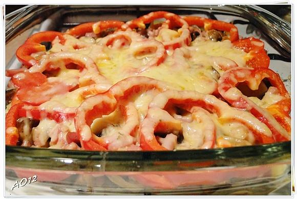 Zapiekanka z pieczarkami i szynką