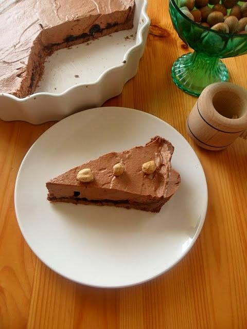 Tarta mocno czekoladowa z musem i wiśniami