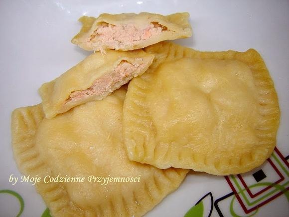 Pierogi z łososiem i dorszem