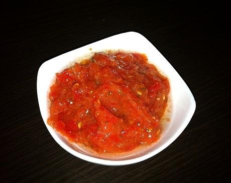 Błyskawiczna salsa pomidorowa