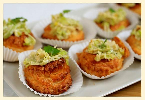 Wytrawne muffiny z porem i parmezanem
