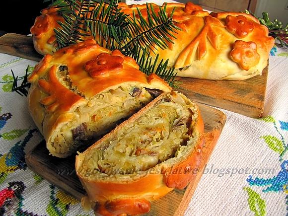 Kulebiak z kapustą i grzybami