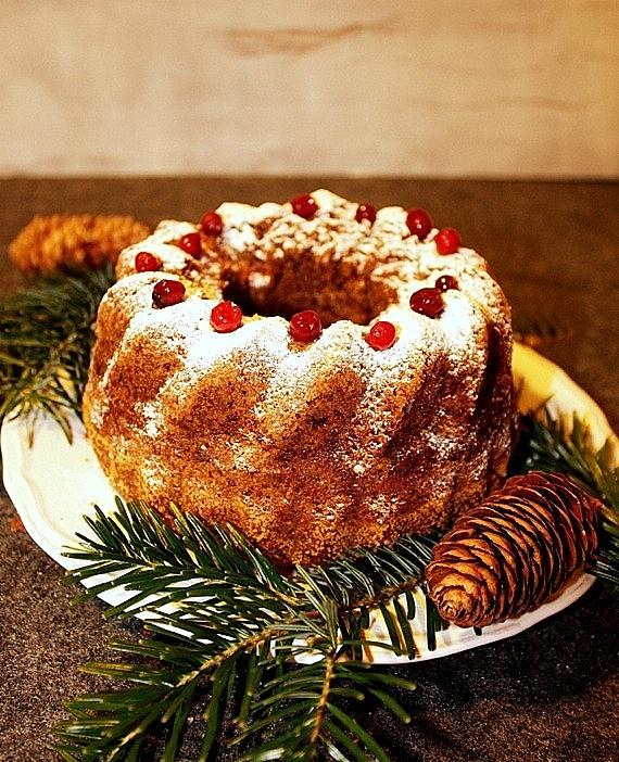 Babka piernikowa z dżemem z czerwonej borówki