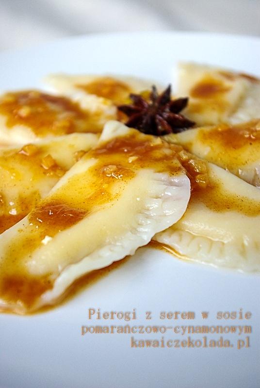 Pierogi z serem w sosie pomarańczowo-cynamonowym
