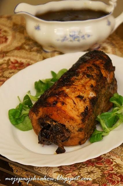 Schab pieczony nadziewany śliwkami