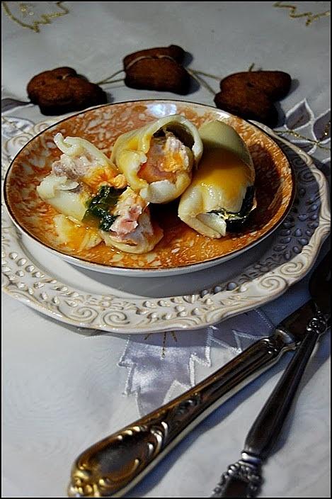 Łosoś ze szpinakiem w makaronie Paccheri