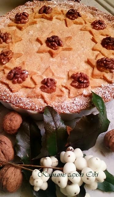 Świąteczna tarta z orzechami włoskimi i bakaliami
