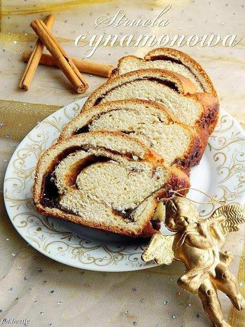 Strucla cynamonowa na święta Bożego Narodzenia