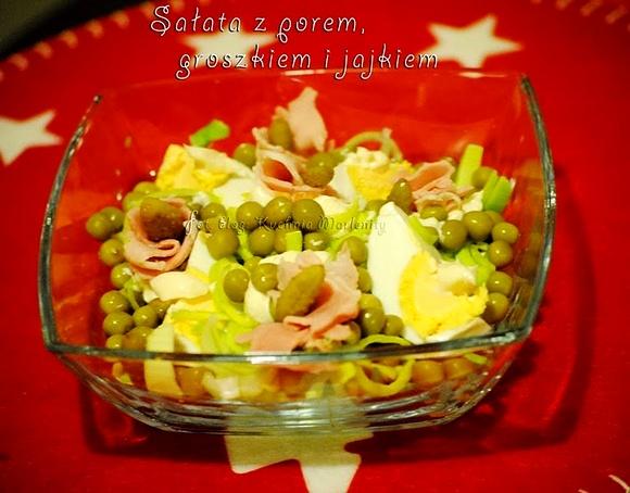 Sałatka z porem, groszkiem i jajkami na święta