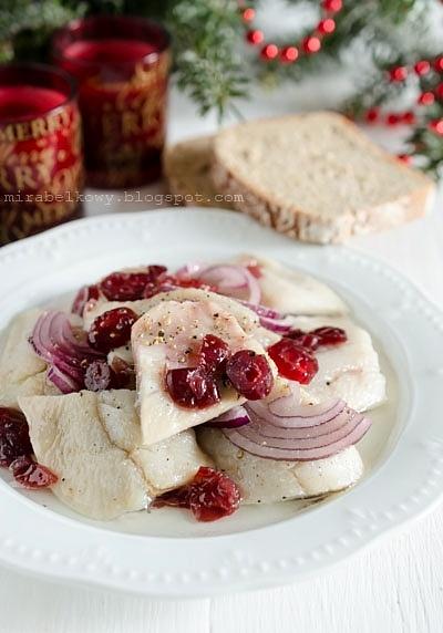Śledzie z żurawiną