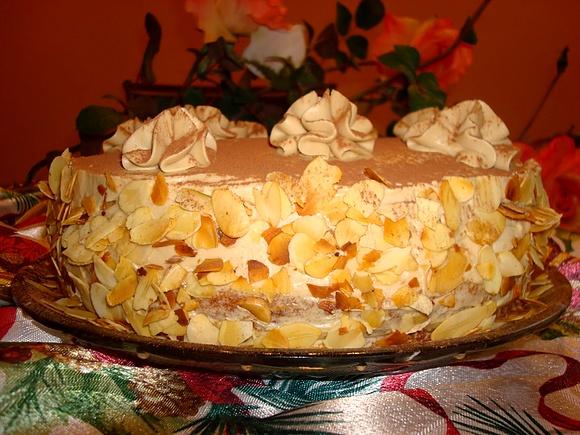 Tort cappuccino na biszkopcie z kawowo waniliowym kremem