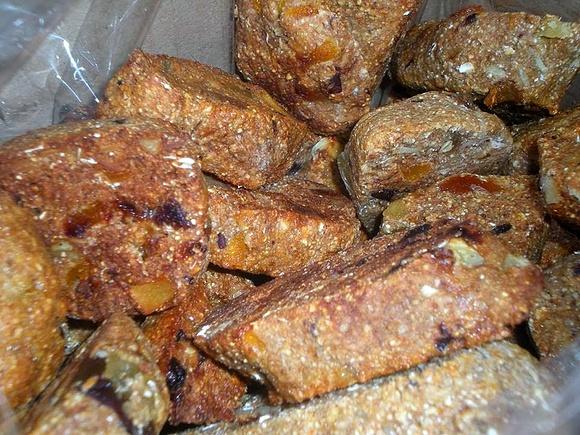 Ciasteczka otrębowe z bakaliami i miodem