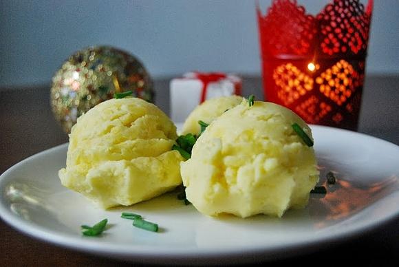 Tłuczone ziemniaki ze śmietaną i szczypiorkiem