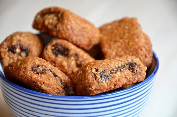 Ciasteczka z nadzieniem figowym, wanilią i herbatą rooibos