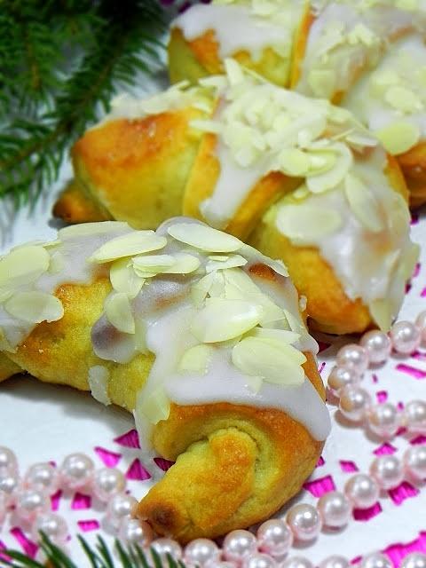 Marcepanowe rogaliki na oleju rzepakowym