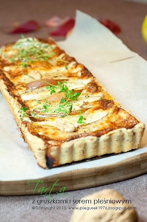 Tarta z gruszkami i serem pleśniowym