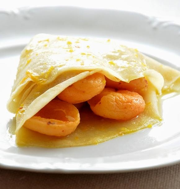 Poświąteczny kreps Suzette z morelami