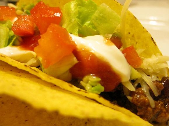 Taco z mielonym mięsem wołowym