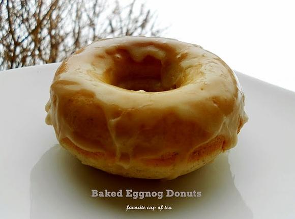 Pieczone pączki z dziurką z eggnogiem