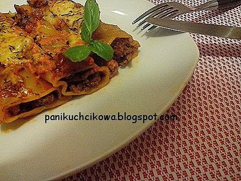 Cannelloni z mięsem mielonym i sosem pomidorowym