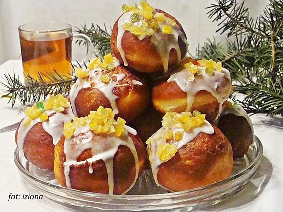 Pączki z lukrem