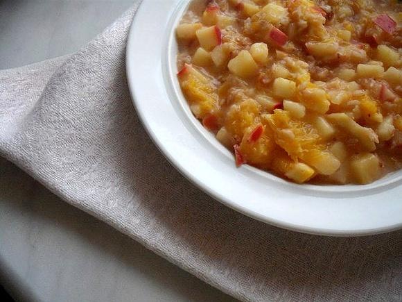 Pomarańcza z jabłkiem i płatkami owsianymi