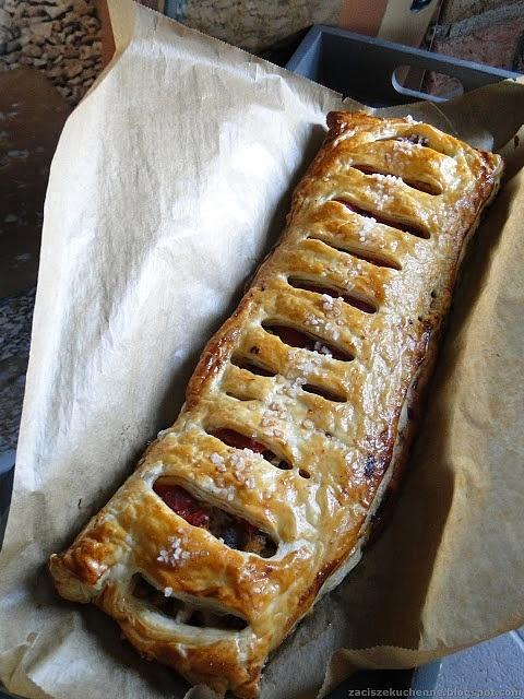 Strudel z karpiem, kapustą i grzybami