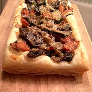 Tarta z cukinią, pieczarkami i parmezanem
