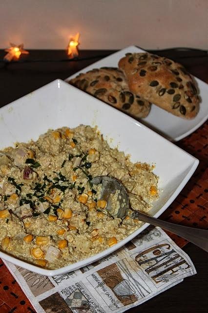 Sałatka curry z komosą ryżową i kurczakiem